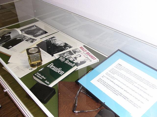 P1070582.jpg - Gesammelte Werke von Willy Brandt